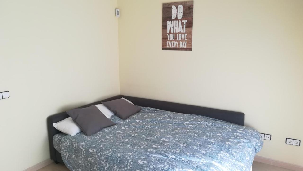 L'Apartament De La Iaia Сан-Жауме-де-Енвежа Екстер'єр фото